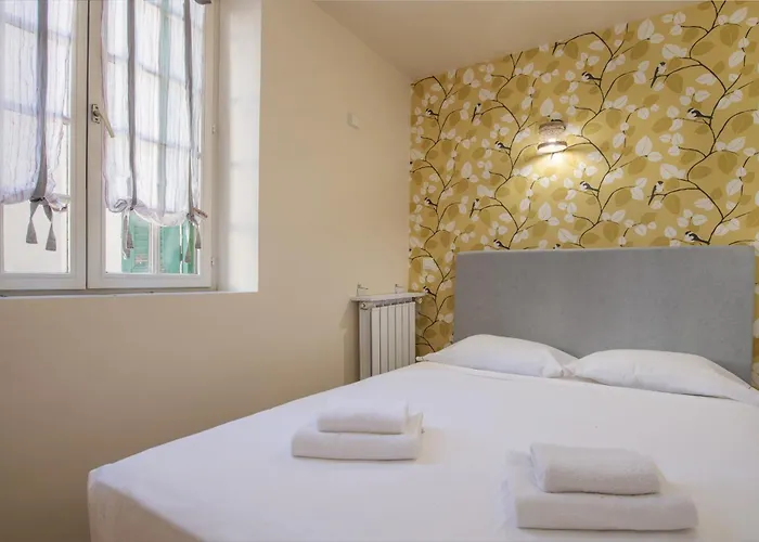 3 Pieces Avec Terrase - Vieille * Menton